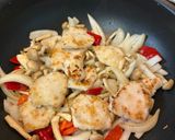 【簡単夕食】柔らか鶏胸肉と玉ねぎしめじの甘酢炒め作り方4写真