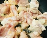 鶏もも肉とキャベツのソース炒め作り方1写真