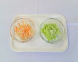【給食レシピ】ニンニンサラダ作り方2写真