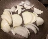 骨取りサバと玉ねぎのポン酢バター炒め作り方1写真