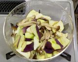 鶏唐揚げ(冷凍)のなすしめじ南蛮漬け作り方4写真