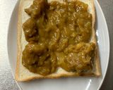 残ったカレーでチーズトースト！作り方1写真