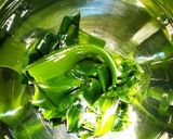 自家乾燥新わかめ、蕾菜、豆腐のお味噌汁作り方3写真