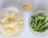 アスパラと豚ひき肉のオイスターカレー炒め作り方2写真