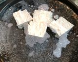 青梅塩麹漬け豚肉と生きくらげの炒り豆腐 作り方2写真