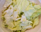 どっさりレタスと豚肉の塩レモン炒め作り方1写真