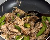 豚こまとオクラとえのきの梅ぽん炒め作り方5写真