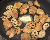 鶏肉とれんこんのガリバタ醤油炒め作り方7写真