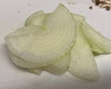 しめじと玉ねぎの味噌汁作り方1写真