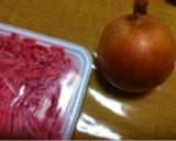 美味しく簡単時短ひき肉とタマネギの炒め物作り方1写真