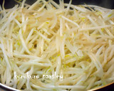 焼さけあらほぐしでもやし卵炒め作り方1写真