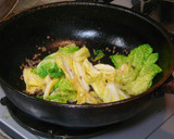 白菜と牛ひき肉の炒め物（和風だし仕立て）作り方3写真