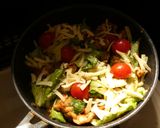 豚こま肉とミニトマトのカレーチーズ炒め作り方5写真