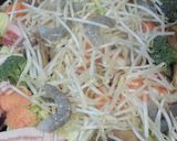 野菜切るだけ！ホットプレートで蒸しなべ♪作り方3写真