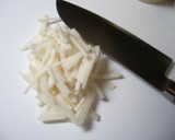 節約！超簡単！大根の皮と豚ばら肉炒め作り方1写真