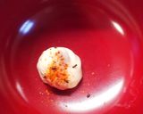 お弁当に♪かにかまの七味マヨ和え作り方1写真