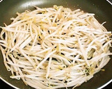 ごま油と胡麻で☆ニラともやしの塩焼きそば作り方4写真
