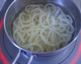 梅と鶏肉のさっぱり旨味・焼きうどん作り方3写真