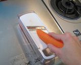 ほんのり甘い　ニンジンとレーズンのサラダ作り方1写真