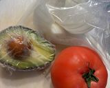 アボガドとろとろっ！トマトの洋風味噌汁作り方1写真