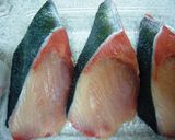 バター風味のブリの照り焼き☆作り方1写真