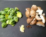 芽キャベツと椎茸のツナ炒め作り方1写真