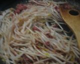 酒の肴に！もやしとレタスのコンビーフ炒め作り方4写真