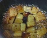 自家製ニンニク醤油で☆こんにゃくの煮物作り方3写真