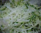 大根ときゅうりの　たらこマヨサラダ。作り方1写真