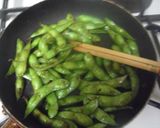 お酒のあてに最高！枝豆のオイスター炒め♪作り方4写真