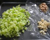 サッと！ブロッコリー茎のピリ辛おかず作り方1写真