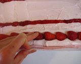 ベビーピンクの苺レアチーズロールケーキ作り方22写真