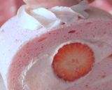 ベビーピンクの苺レアチーズロールケーキ作り方30写真
