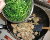 ★菜の花と鶏もも肉のしょうゆマヨ炒め★作り方4写真