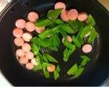 絹さやと魚肉ソーセージのオープンオムレツ作り方3写真