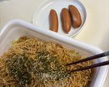 同時調理で！カップ焼きそばとウィンナー作り方4写真