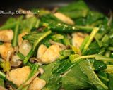 鶏むねと小松菜のこってり味噌マヨ炒め♪作り方6写真