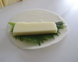 簡単おつまみ！餃子の皮で大葉チーズ巻き❁作り方1写真
