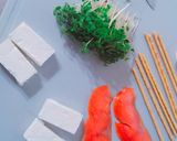 アンティパスト＊スモークサーモンドのクリチ巻き＊作り方2写真