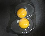 洋風♪半熟目玉焼きのチーズのせ作り方1写真