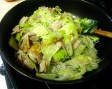 豚肉とキャベツと白滝の炒め物作り方3写真