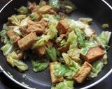 キャベツと厚揚げのカレー味チャンプルー作り方4写真