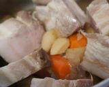 豚ばらと根菜の煮物作り方2写真