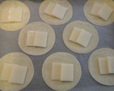餃子の皮でもち明太チーズのおつまみピザ作り方3写真