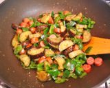 ナスとピーマンとソーセージの味噌炒め作り方4写真