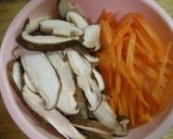 義母の味＊具だくさんな白滝入り春巻き作り方1写真