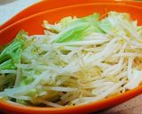 電子レンジで野菜たっぷり♪蒸しうどん☆作り方3写真