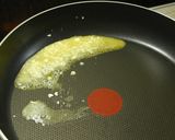 玉ねぎと魚肉ソーセージのケチャップ炒め作り方2写真