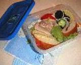 ふすま入りライ麦パンのサンドイッチ弁当　●for女子高生作り方4写真