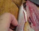 魚を三枚おろしにします。作り方13写真